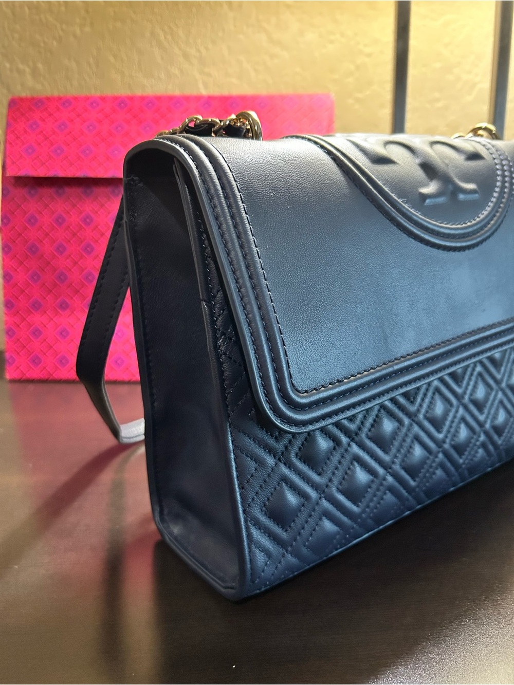 NEW! TORY BURCH Fleming Convertible Bag with Iconic removable Tassel! - Picture 7 of 16